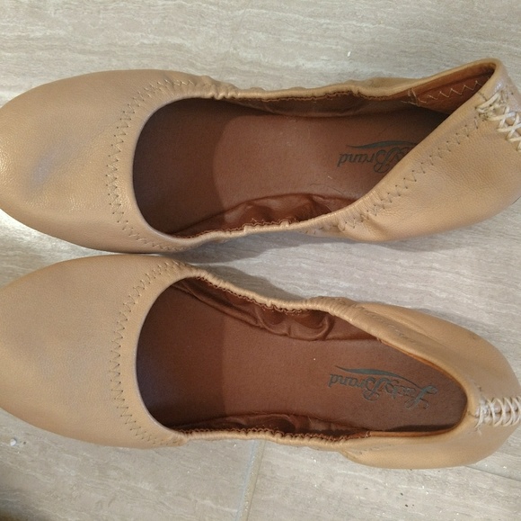 Lucky Brand Shoes - Lucky Brand Gold Flats